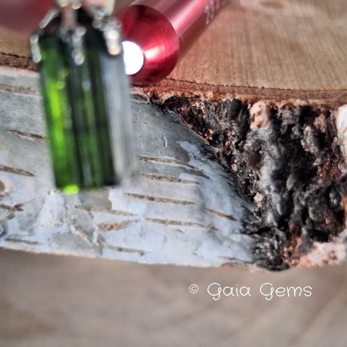 Toermalijn edelsteen hangertje groen