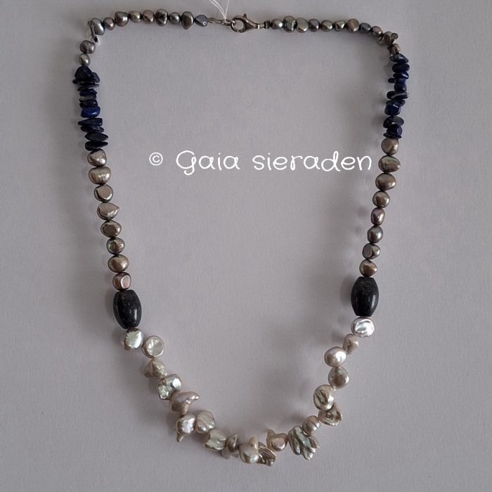 Parelketting  met Lapis mix