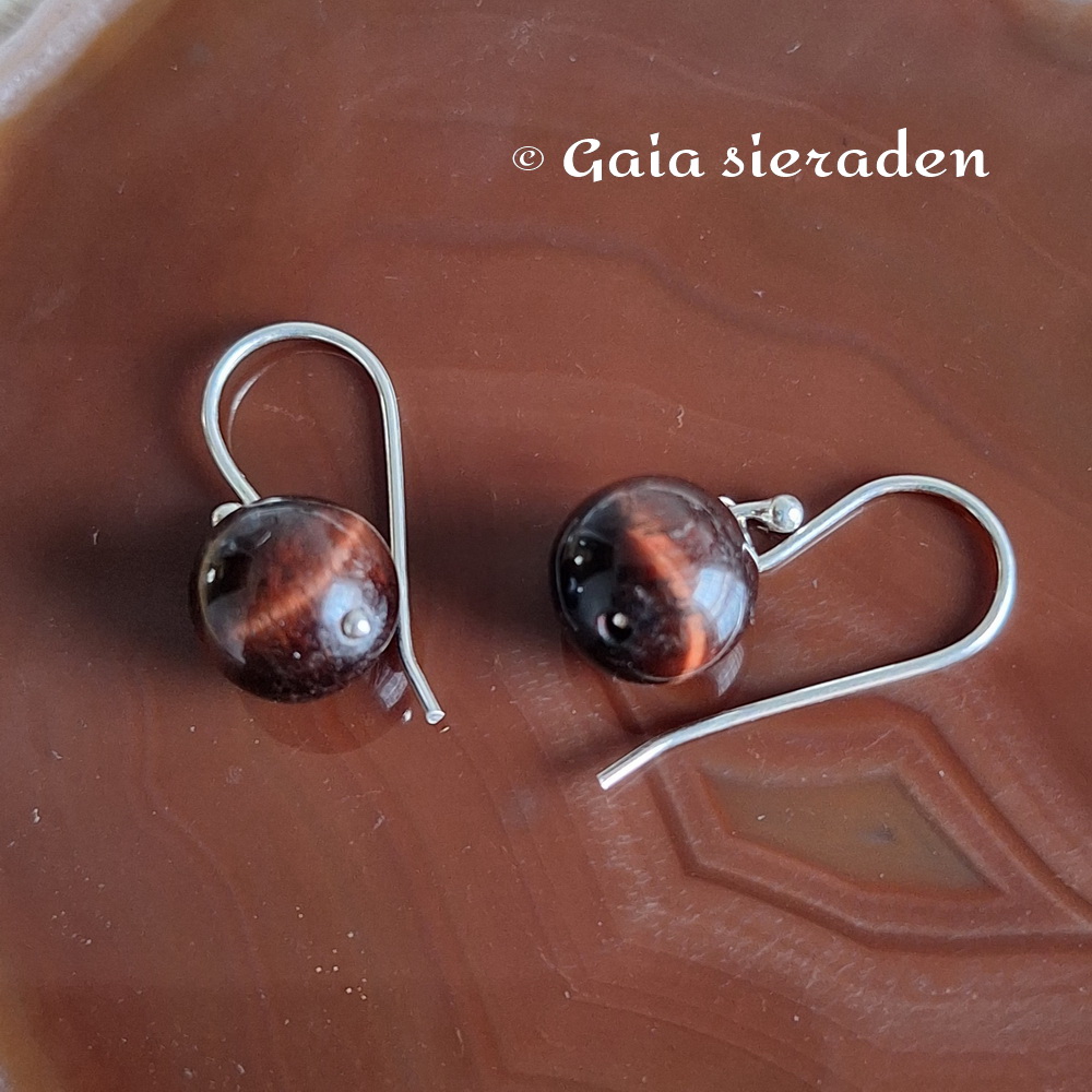 Tijgeroog oorbellen rood 10 mm - Afbeelding 4