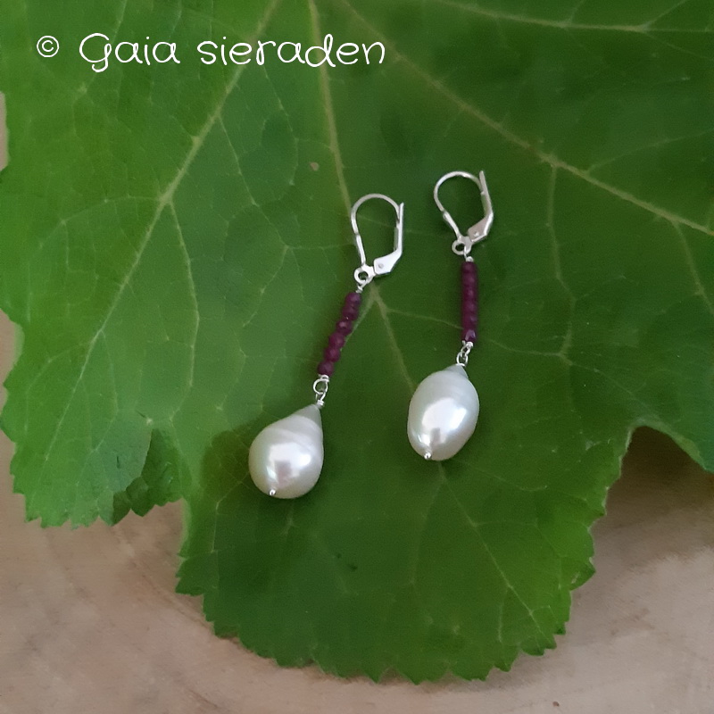 Parel oorbellen met Robijn - Afbeelding 2
