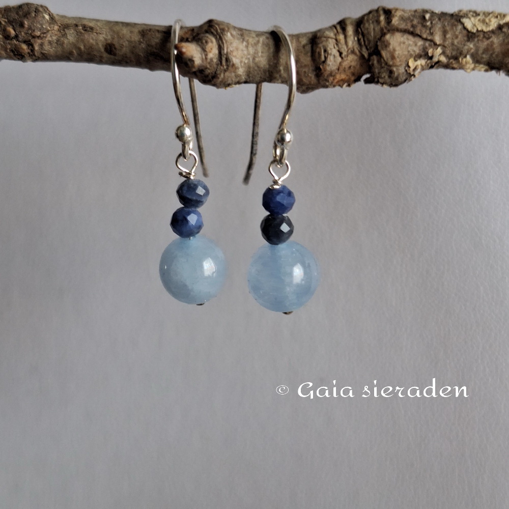 Aquamarijn oorbellen met saffier