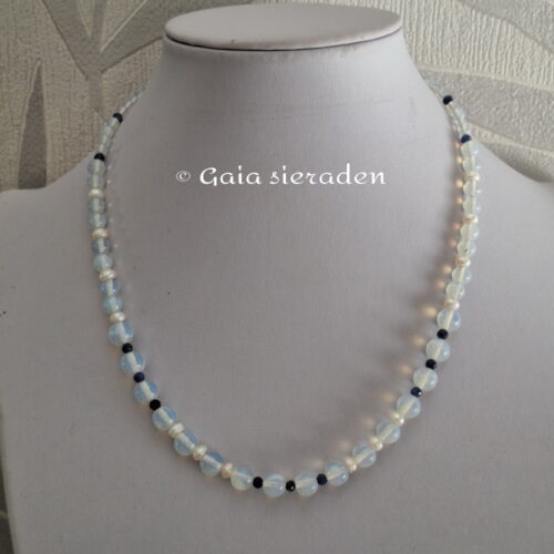 3 2507 ket Opaliet Saffier 1