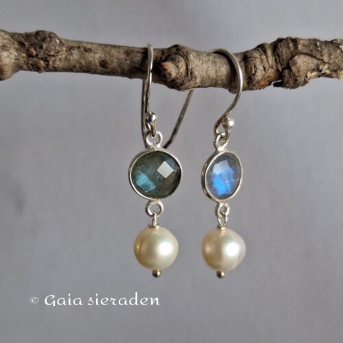 3 2516 oor Labradoriet parel 1