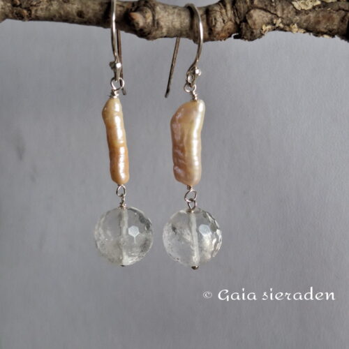 3 2517 oor Bergkristal biwa 1