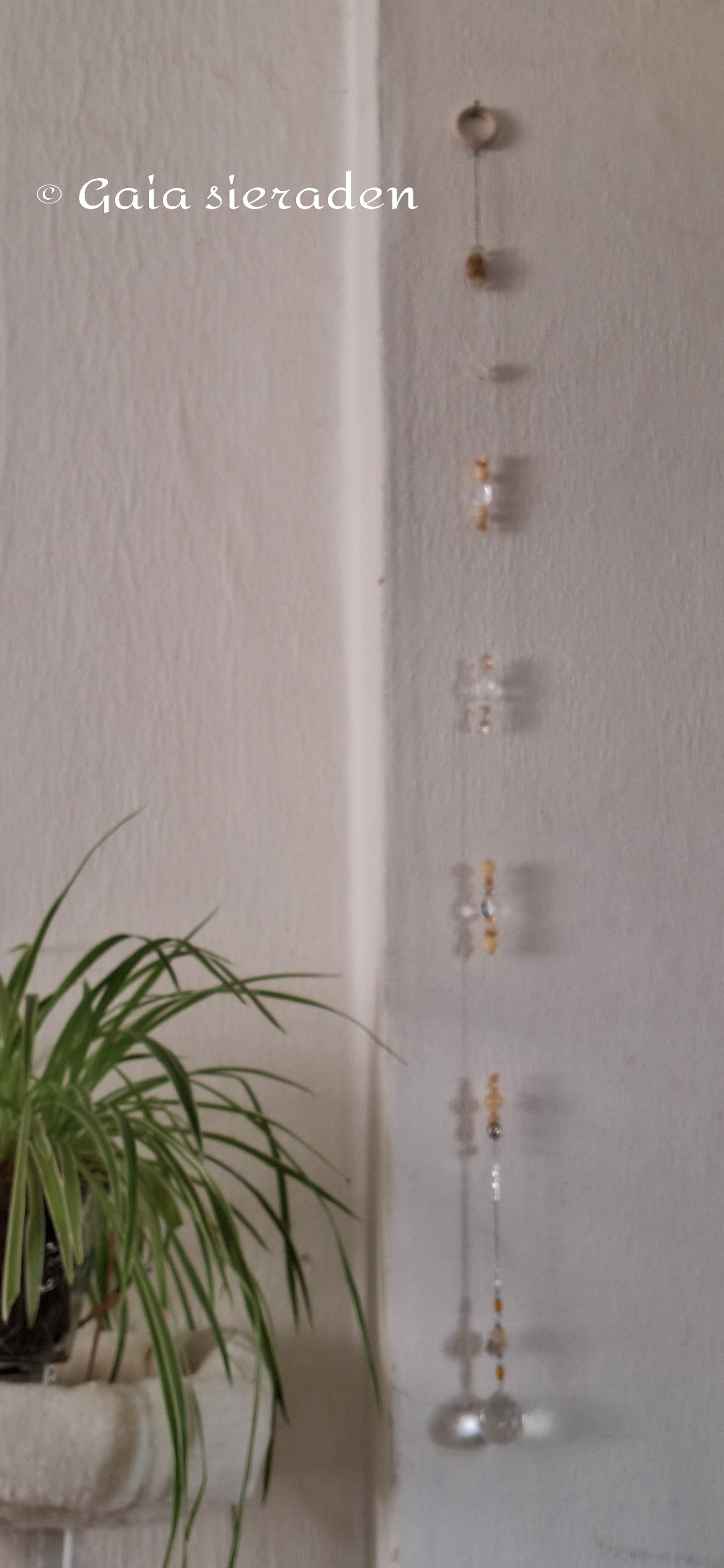 Raamhanger Citrien met kristal bol