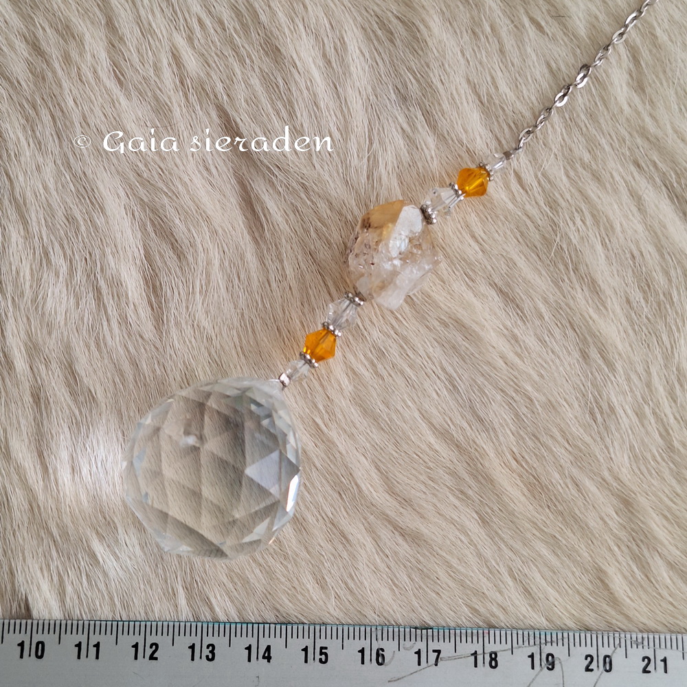 Raamhanger Citrien met kristal bol