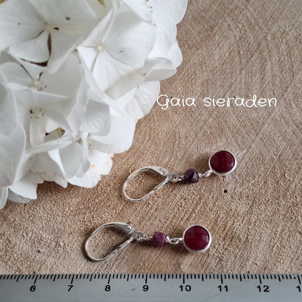 Robijn zilveren oorbellen facet met brisuur