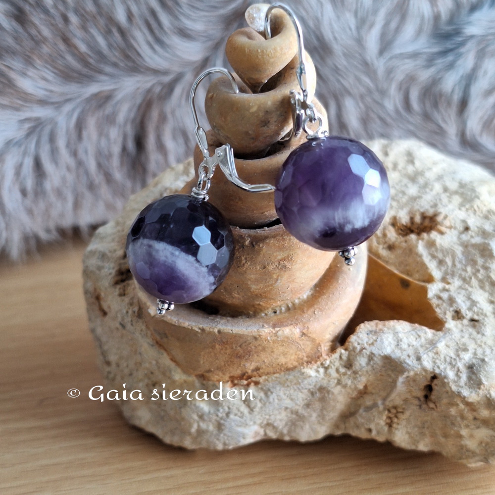 Amethist oorbellen facet bol