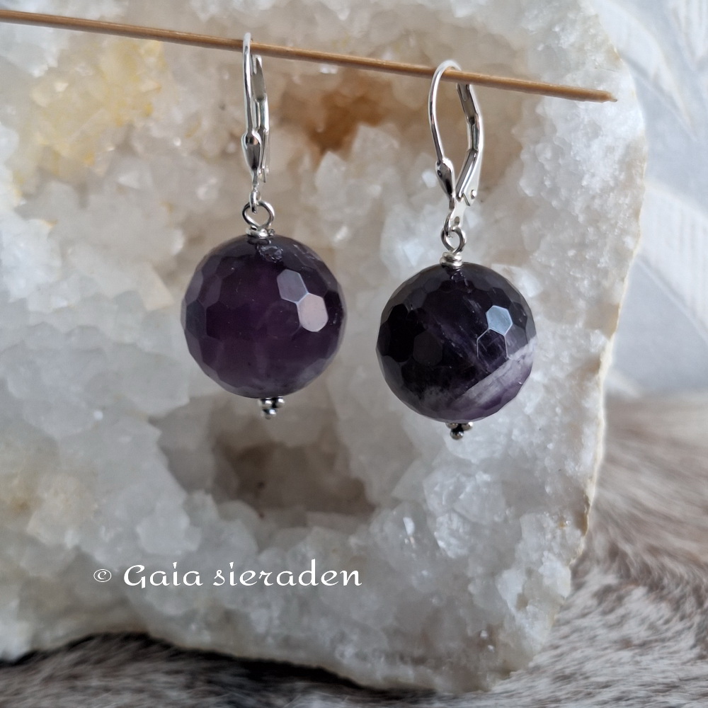 Amethist oorbellen facet bol