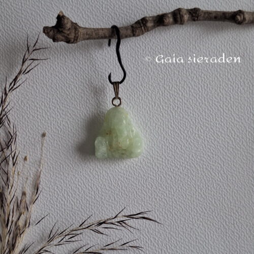 Boeddha hanger Prehniet