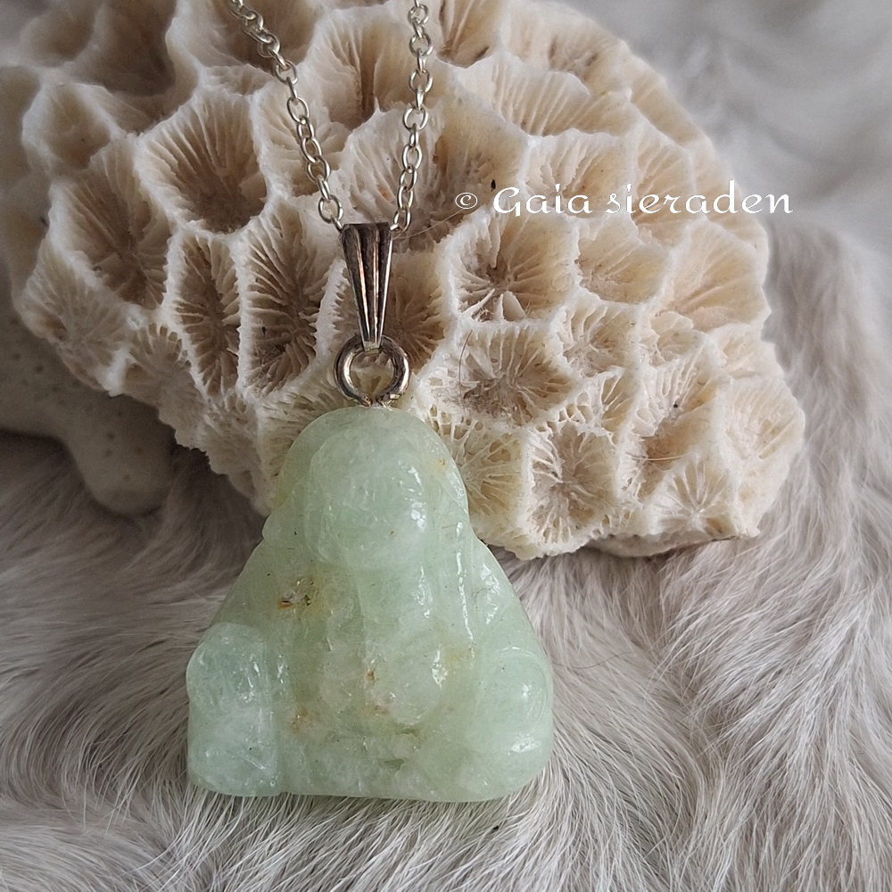 Boeddha hanger Prehniet