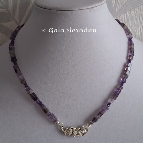 Amethist ketting met gietzilver