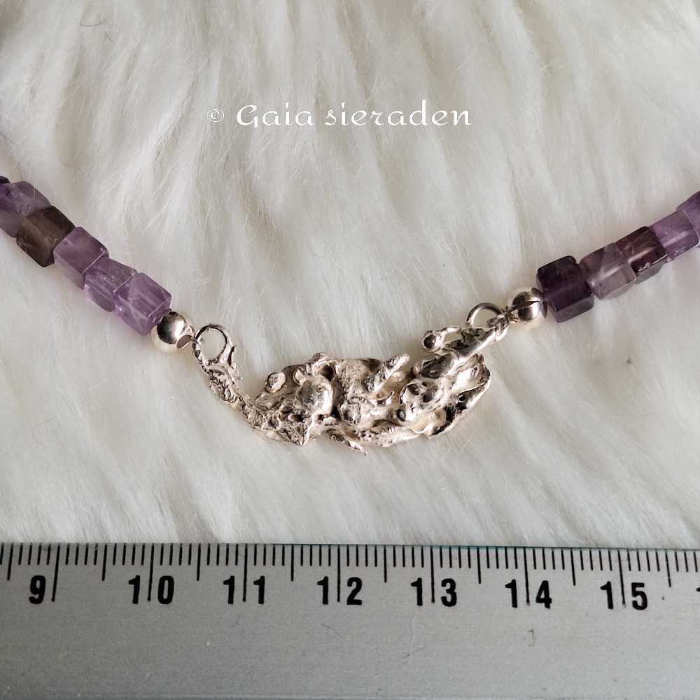 Amethist ketting met gietzilver