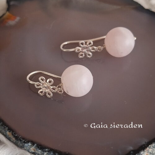 Rozekwarts oorbellen mat