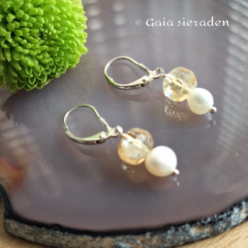 Zilveren oorbellen Citrien met Parel