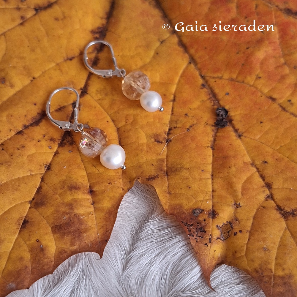 Zilveren oorbellen Citrien met Parel