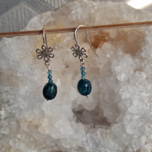 Apatiet oorbellen bloem-oorhaak