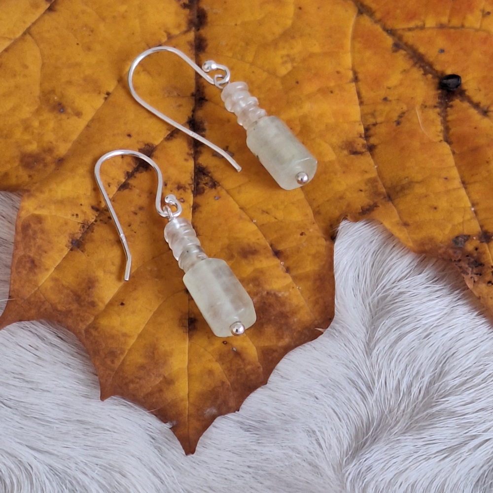 Oorbellen Prehniet staafje