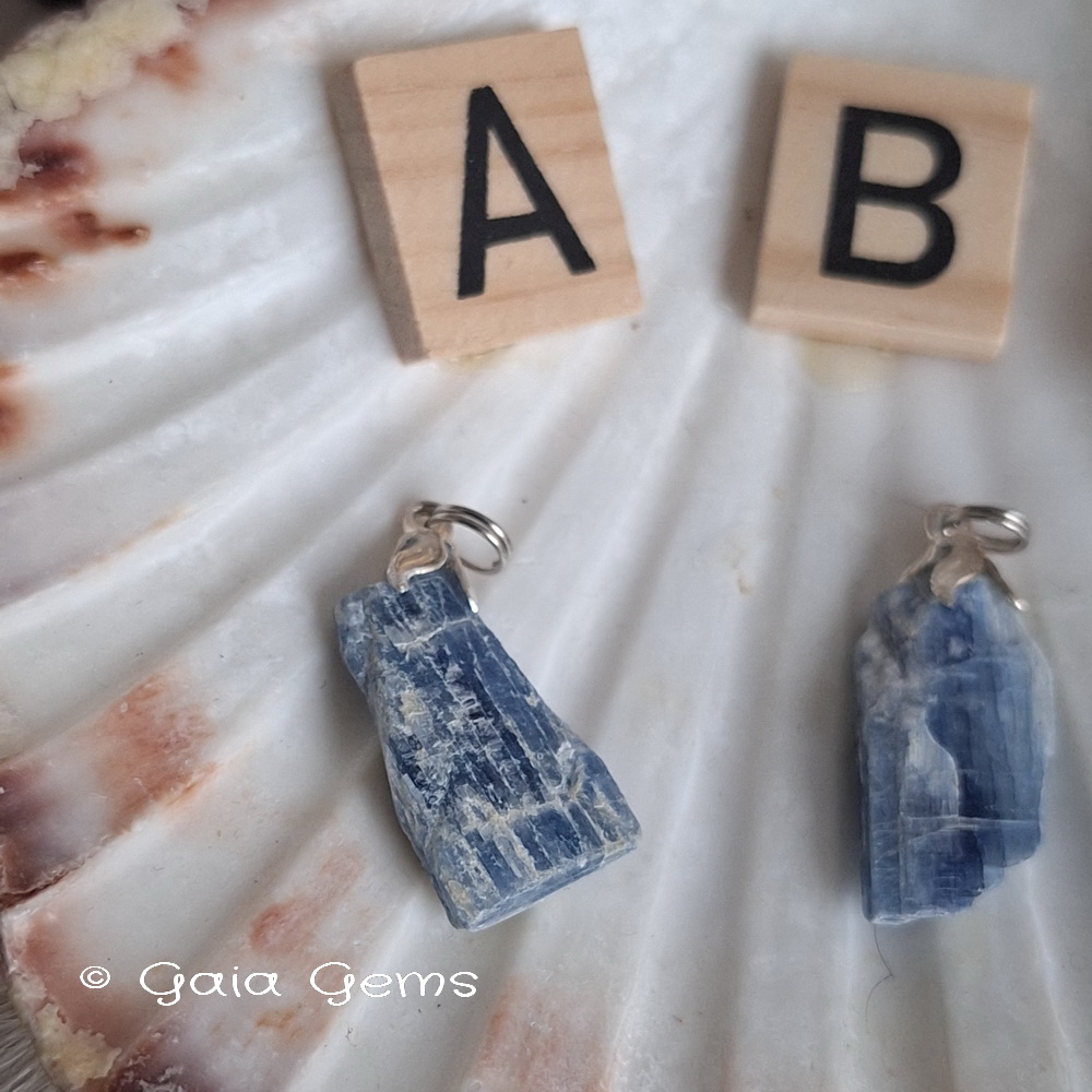 Edelsteen hangertje Kyaniet