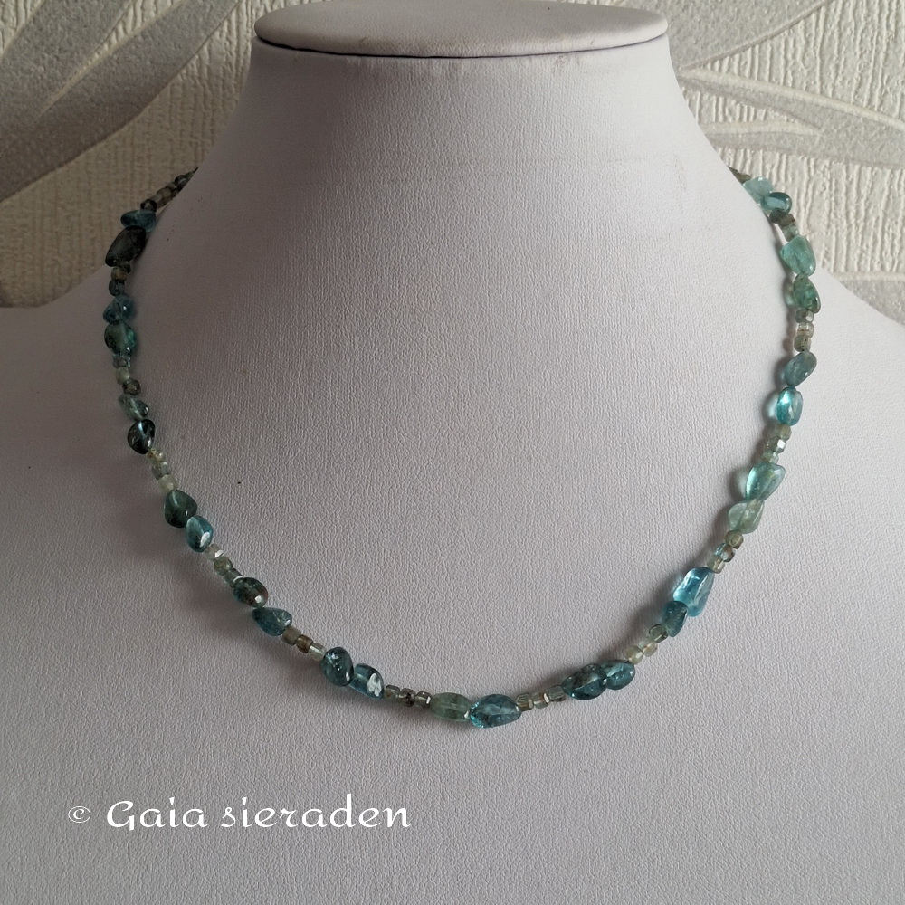Apatiet groen edelsteen ketting