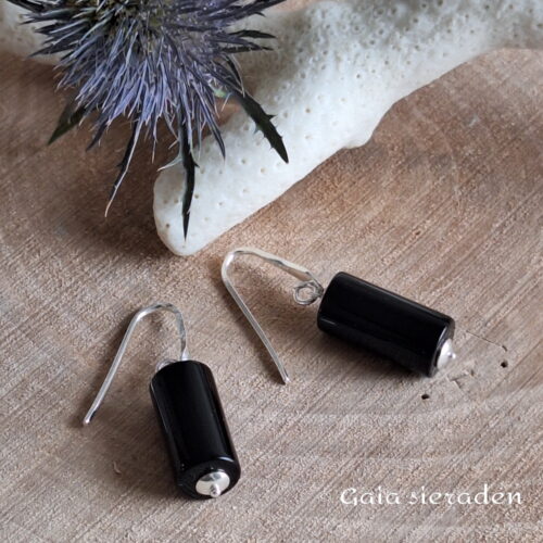 Onyx staaf oorbellen