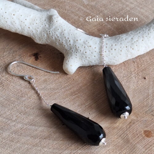 Onyx oorbellen druppel halflang