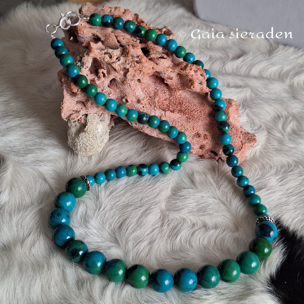 Chrysocolla ketting met zilveren spacers