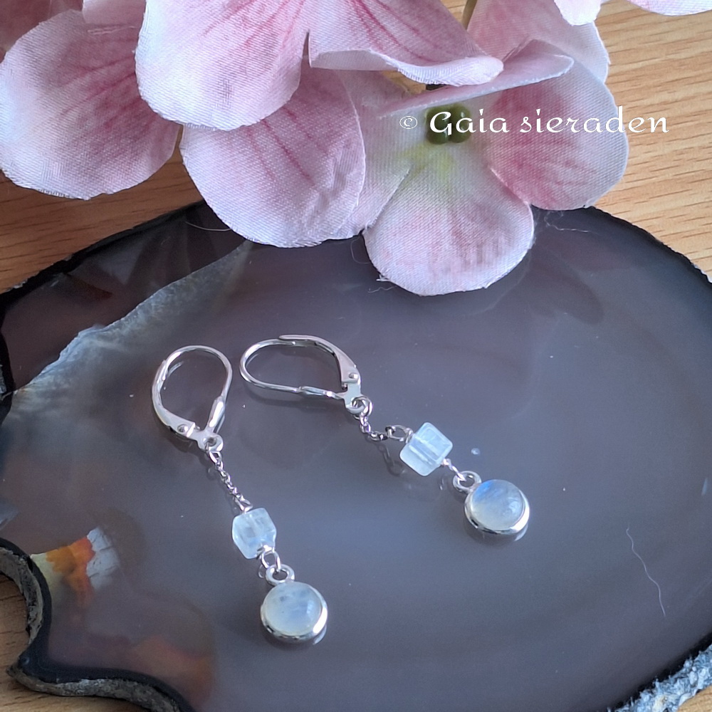 Maansteen zilveren oorbellen halflang