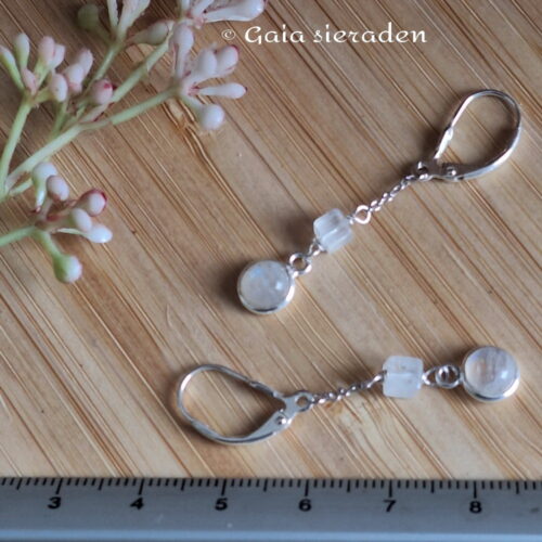Maansteen zilveren oorbellen halflang