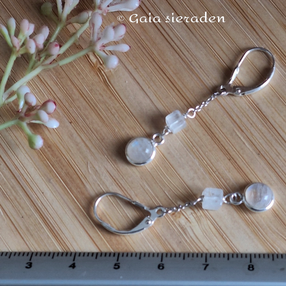 Maansteen zilveren oorbellen halflang