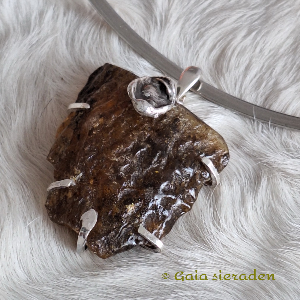 Barnsteen hanger met gietzilver