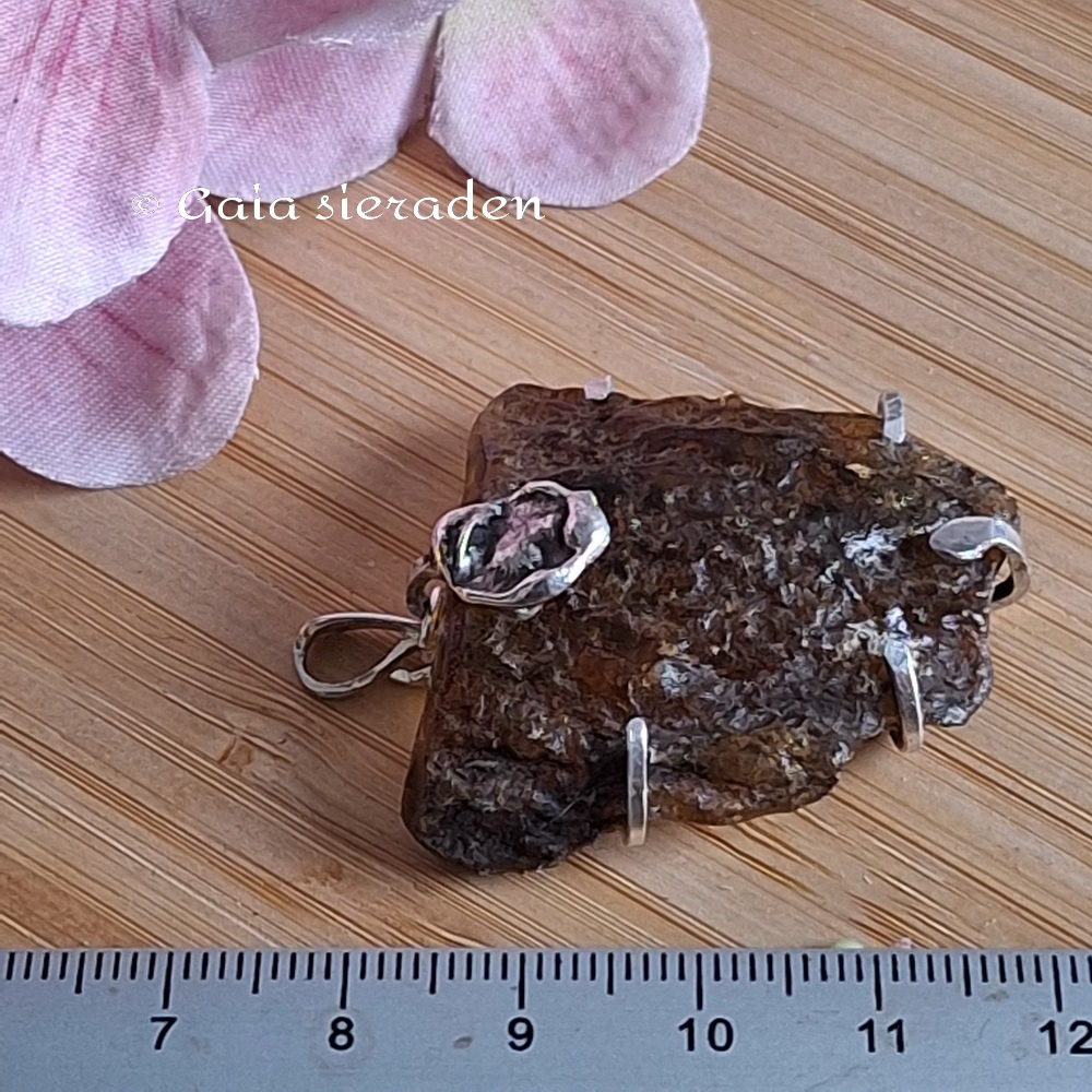 Barnsteen hanger met gietzilver