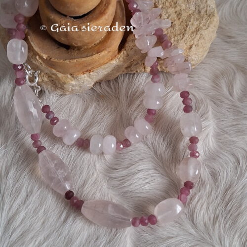 Rozekwarts facet ketting met Robijn