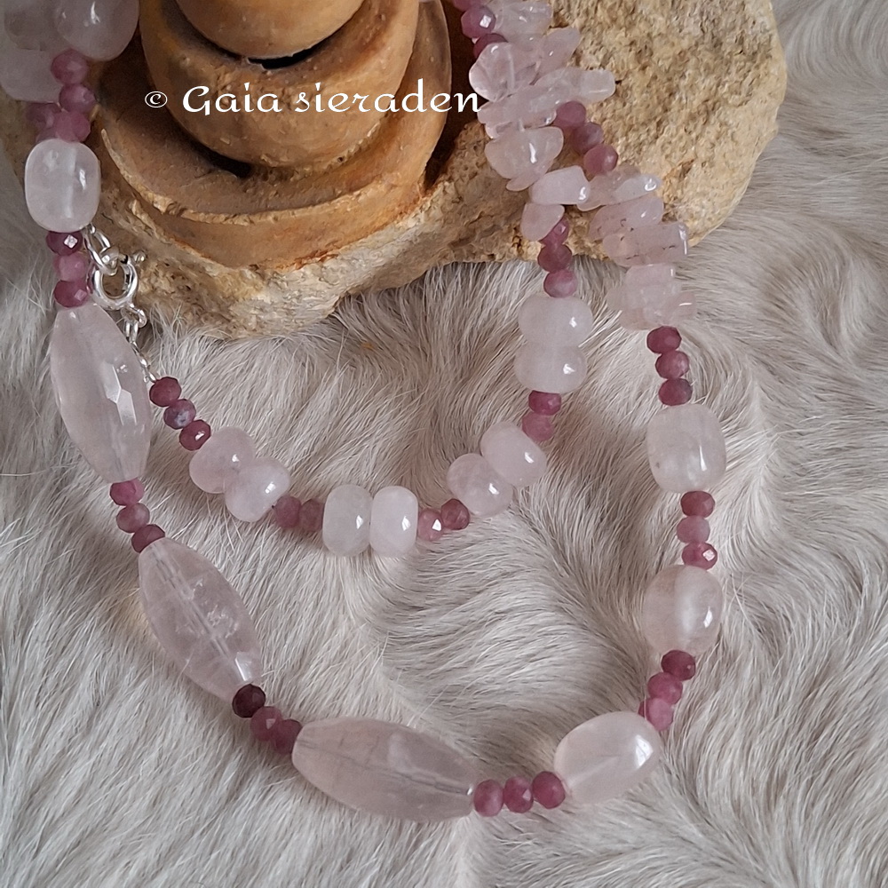 Rozekwarts facet ketting met Robijn