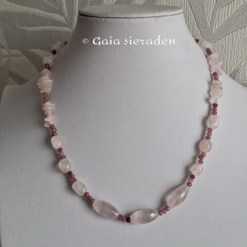 Rozekwarts facet ketting met Robijn