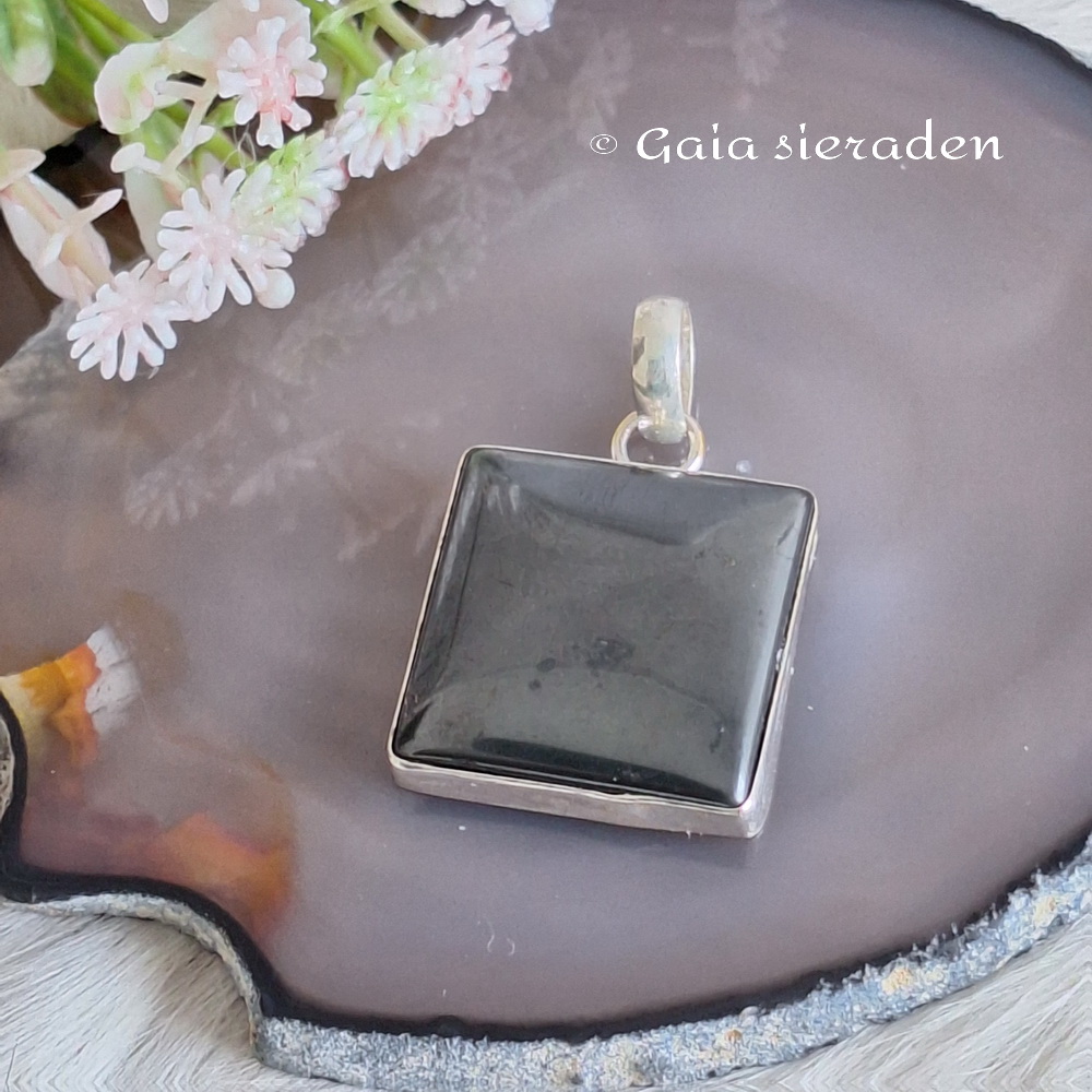 Shungiet zilveren hanger vierkant