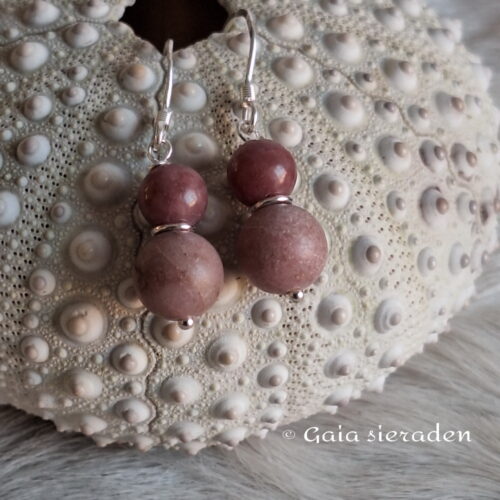 Rhodoniet oorbellen popje