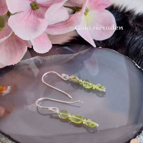 Oorbellen Peridoot trio