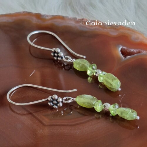 Peridoot oorbellen Verda