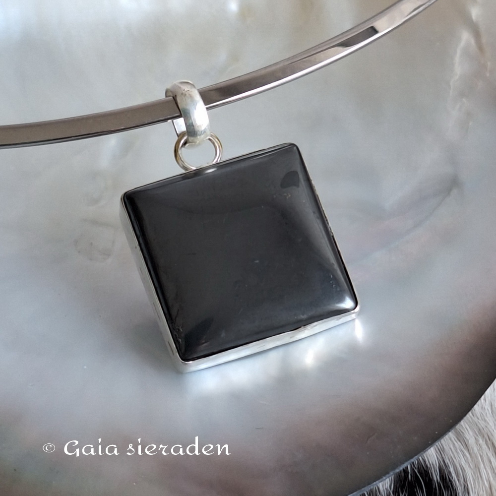 Shungiet zilveren hanger vierkant