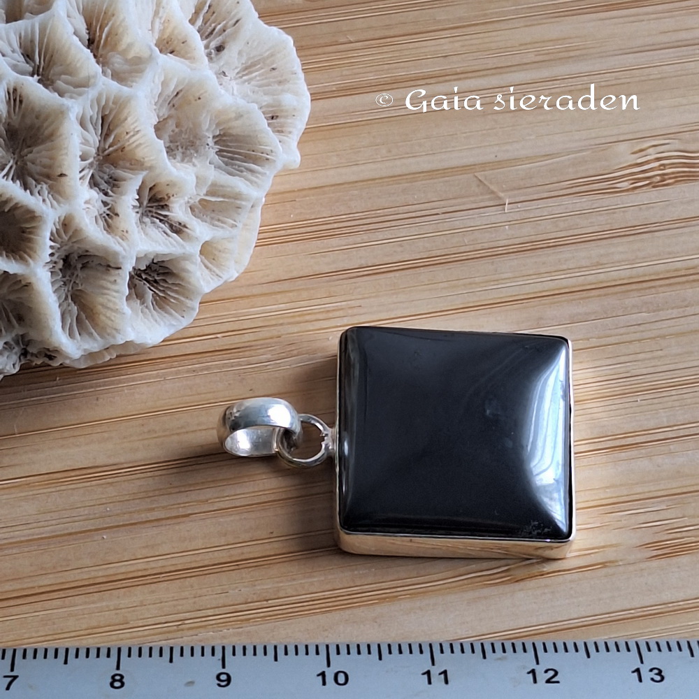 Shungiet zilveren hanger vierkant