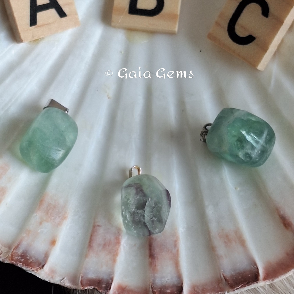 Fluoriet edelsteen hangertje