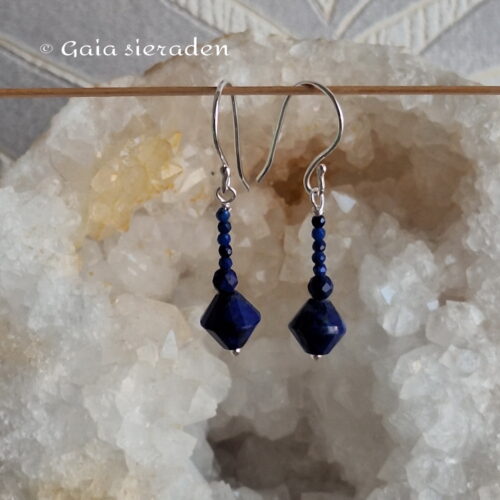 Lapis Lazuli oorbellen bicone