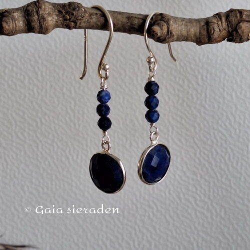 Lapis Lazuli oorbellen Maren