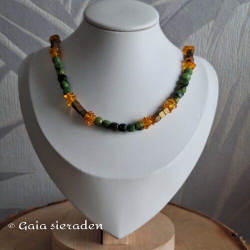 Ketting Barnsteen Jade Hematiet trio