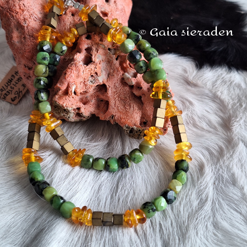 Ketting Barnsteen Jade Hematiet trio