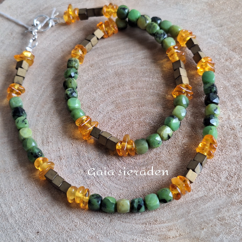 Ketting Barnsteen Jade Hematiet trio