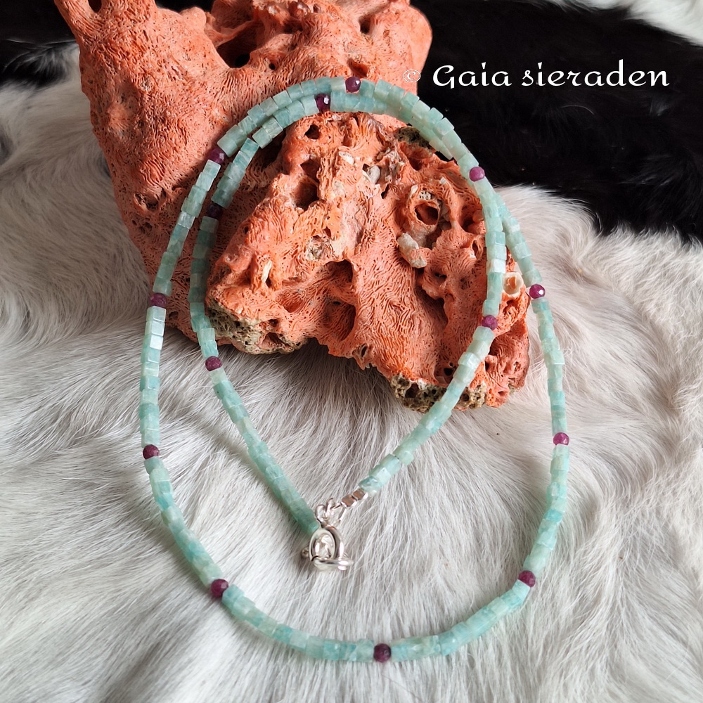 Amazoniet en Robijn ketting