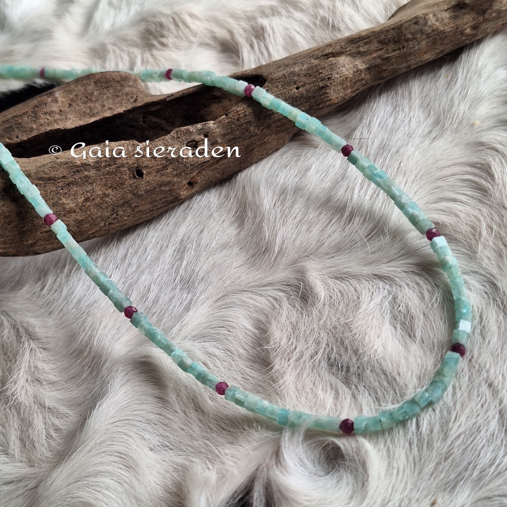 Amazoniet en Robijn ketting