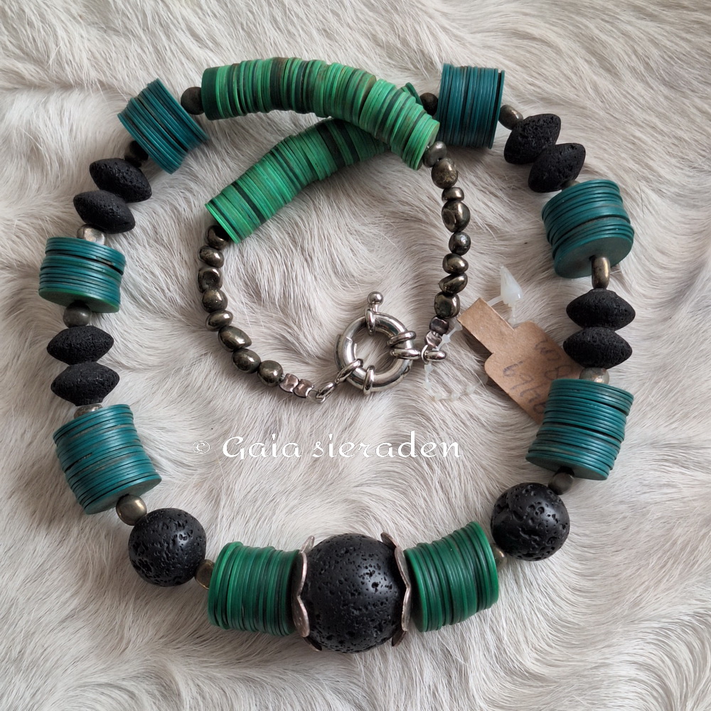 Etnische ketting Lavasteen en Pyriet